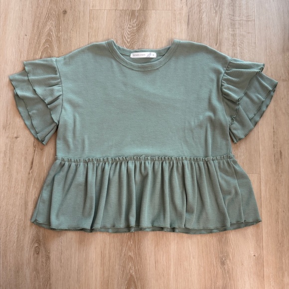 Altar'd State Tops - Altar’d State Green Ruffle Sleeve Peplum Top size small